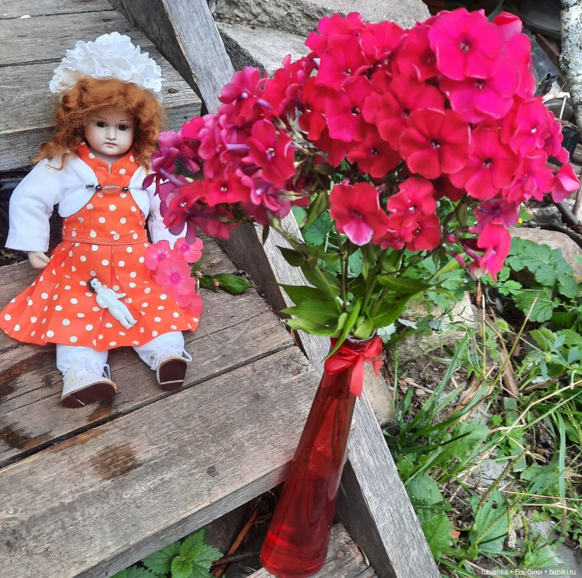 Next orange-red — Редкие антикварные куклы и реплики: воск