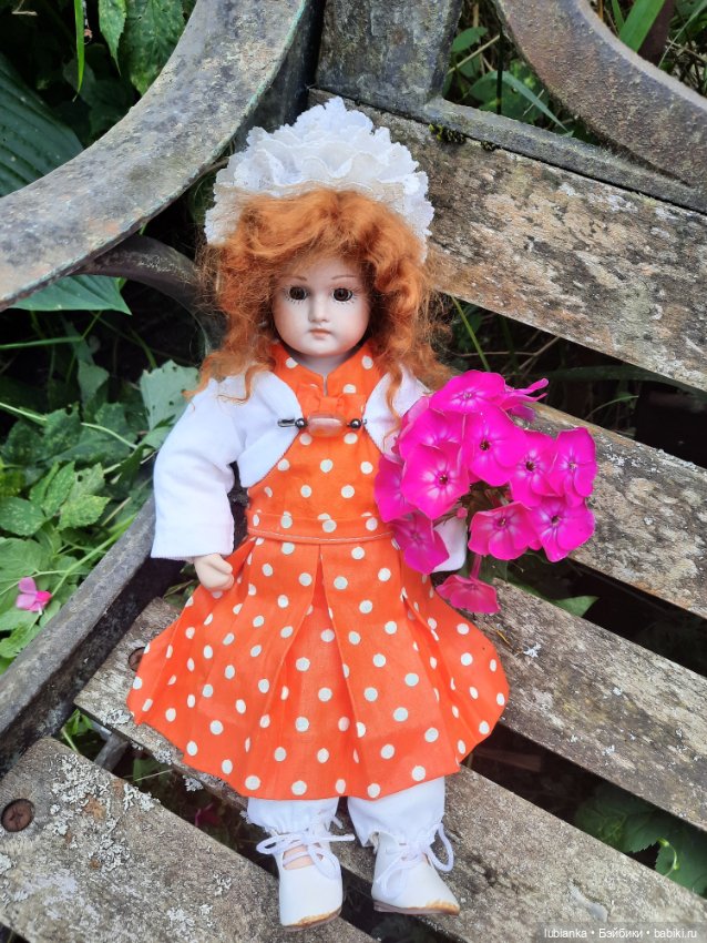 Next orange-red — Редкие антикварные куклы и реплики: воск