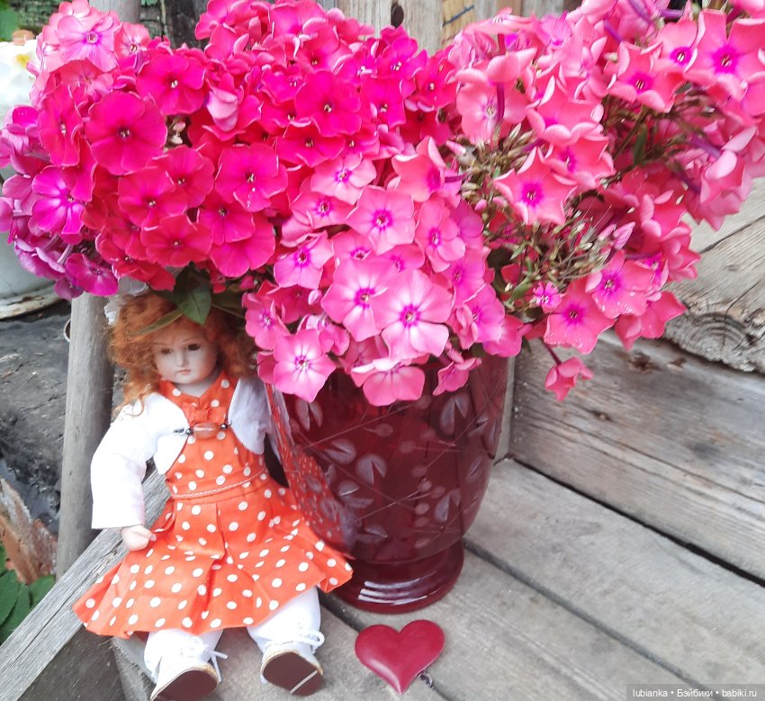 Next orange-red — Редкие антикварные куклы и реплики: воск