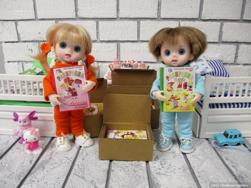Фото-история "Распаковка" или книжки и канцелярия для кукол 16 см (фото 8)