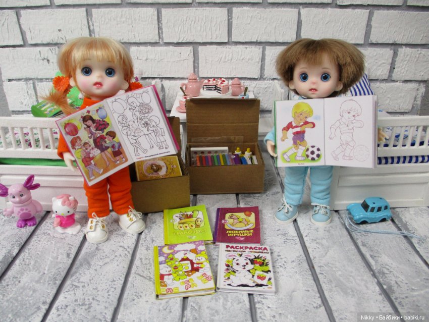 Фото-история "Распаковка" или книжки и канцелярия для кукол 16 см (фото 9)