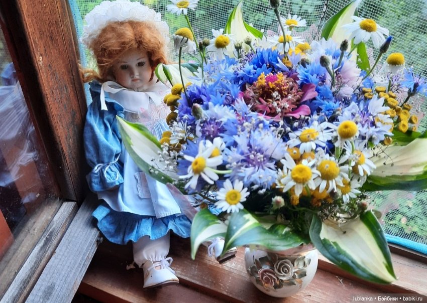 Next orange-red — Редкие антикварные куклы и реплики: воск