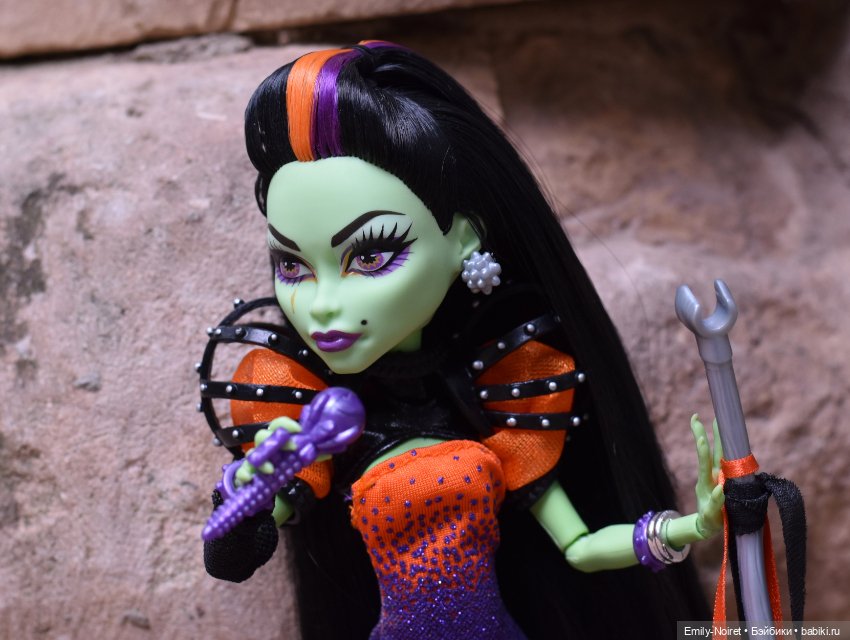 Базовая фигурка персонажей из серии Monster High