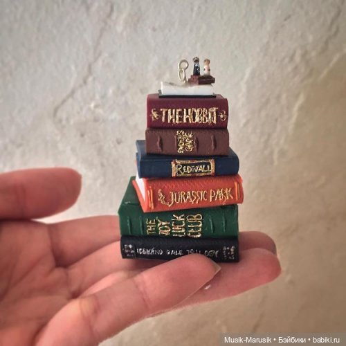 Художница создаёт крошечные торты, которые помещаются на ладони (фото 2)