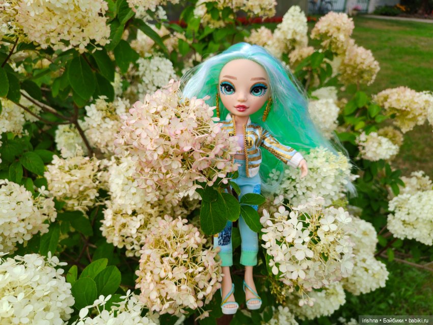 Дафна Минтон в саду — Игровые куклы разных производителей (Разное): редкие бренды