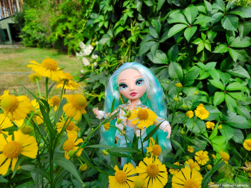 Дафна Минтон в саду — Игровые куклы разных производителей (Разное): редкие бренды
