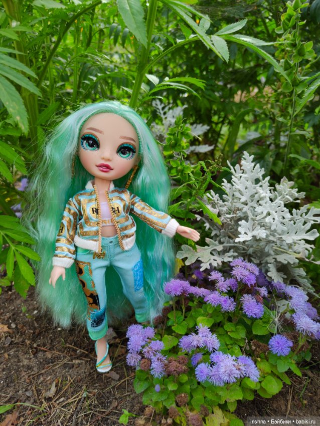 Дафна Минтон в саду — Игровые куклы разных производителей (Разное): редкие бренды