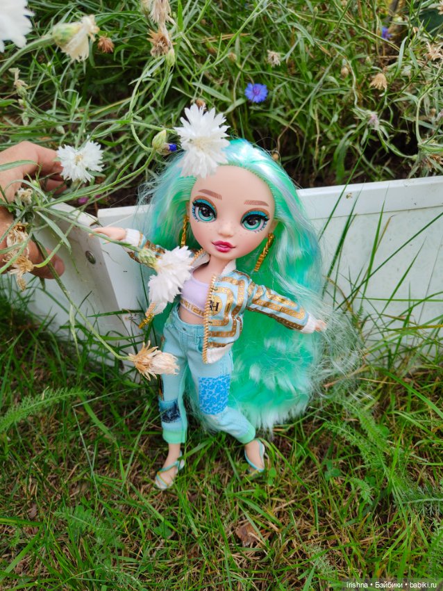 Дафна Минтон в саду — Игровые куклы разных производителей (Разное): редкие бренды