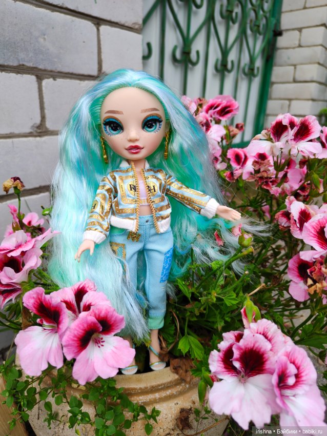 Дафна Минтон в саду — Игровые куклы разных производителей (Разное): редкие бренды