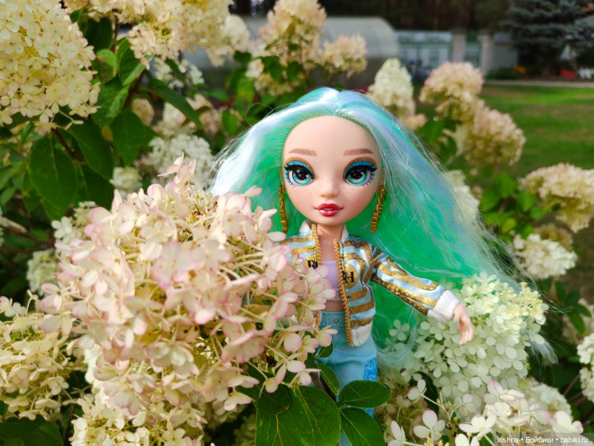 Дафна Минтон в саду — Игровые куклы разных производителей (Разное): редкие бренды