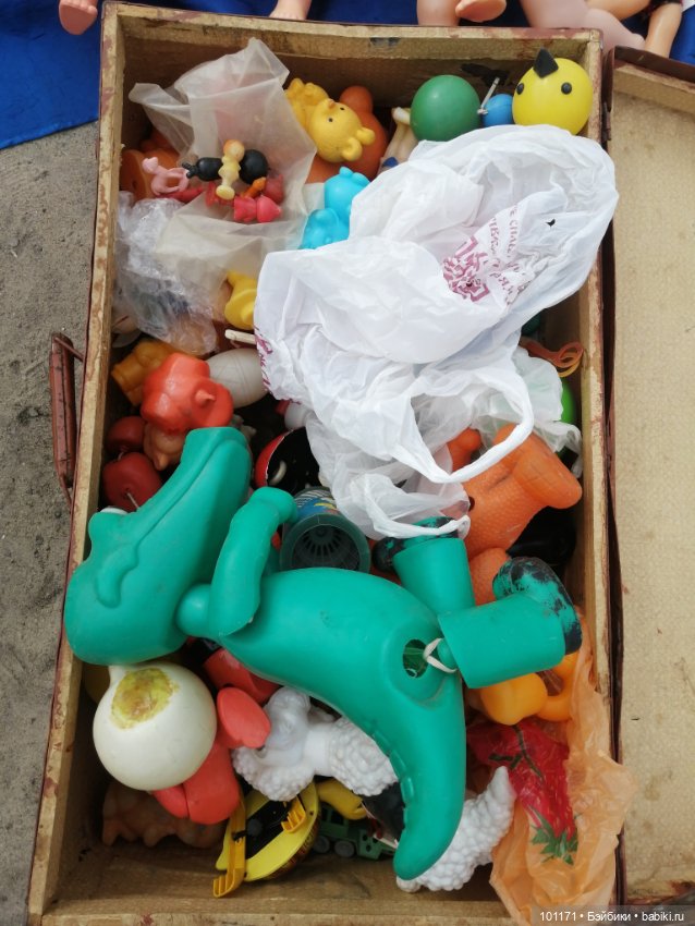 Блошиный рынок в Воронеже и куклы на нем (фото 7)