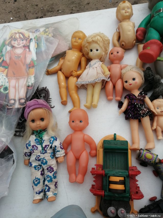 Блошиный рынок в Воронеже и куклы на нем (фото 4)