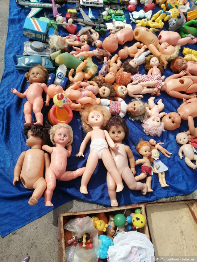 Блошиный рынок в Воронеже и куклы на нем (фото 8)