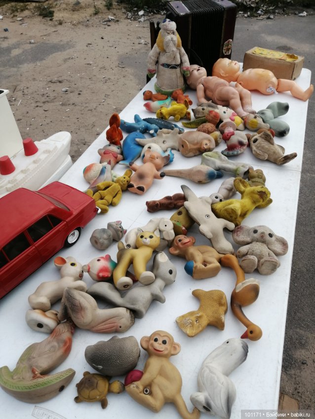 Блошиный рынок в Воронеже и куклы на нем (фото 3)