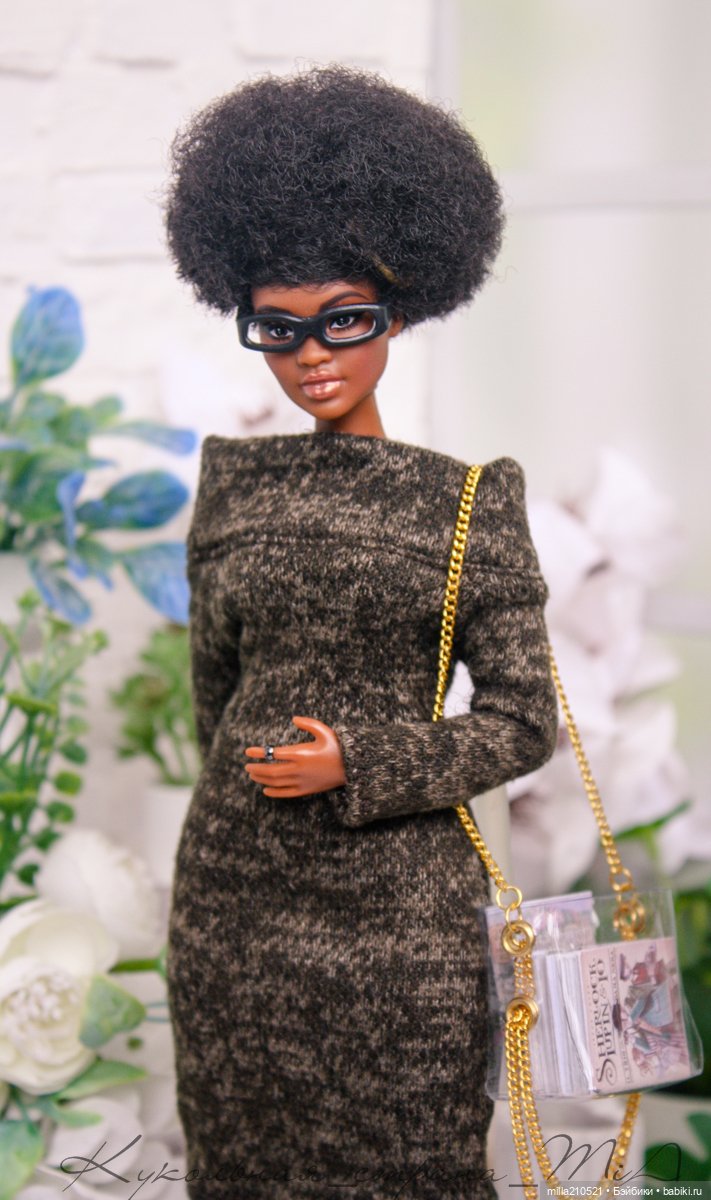 Ох уж это... сибирское лето!.. девочки утепляются