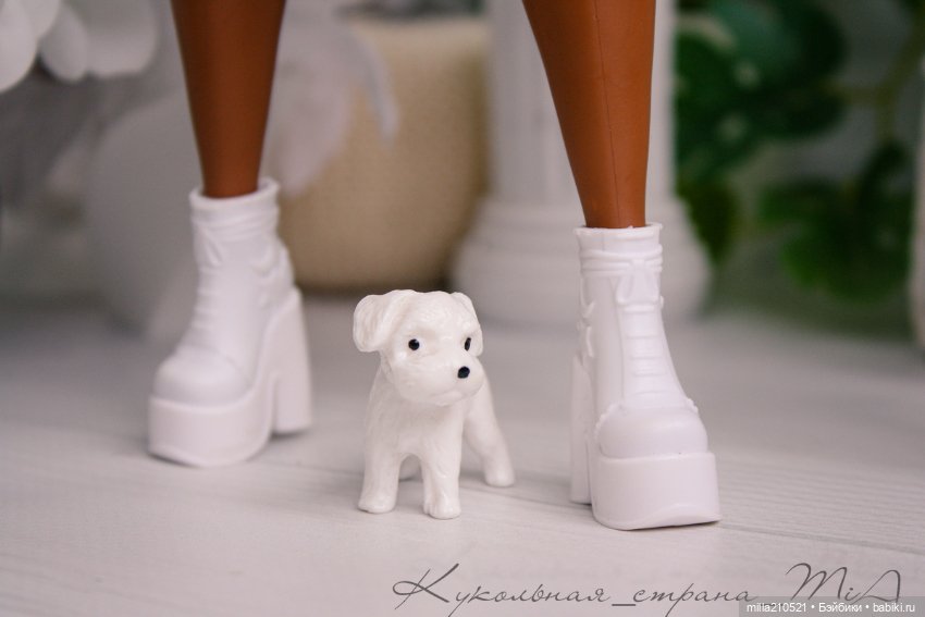 Ох уж это... сибирское лето!.. девочки утепляются