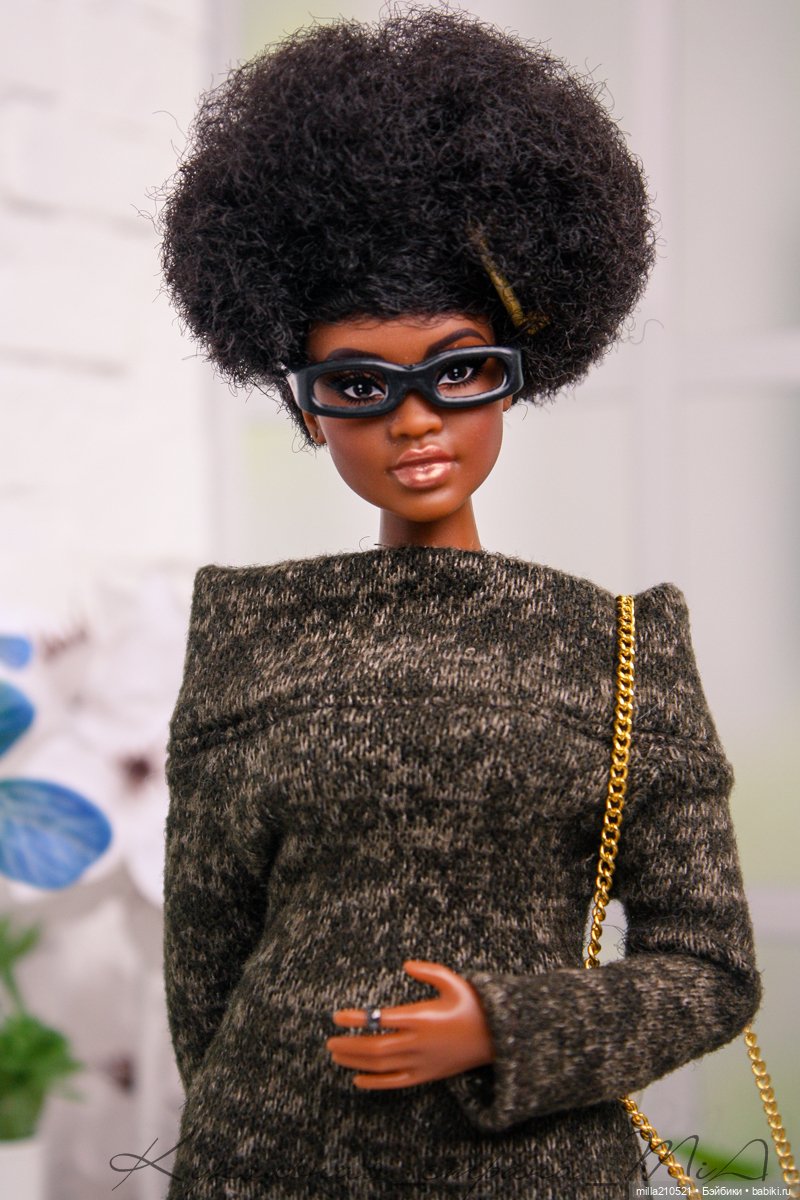 Ох уж это... сибирское лето!.. девочки утепляются