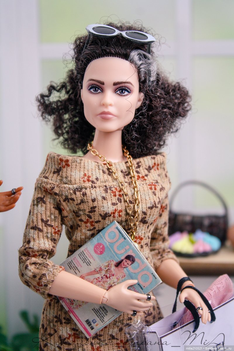 Ох уж это... сибирское лето!.. девочки утепляются