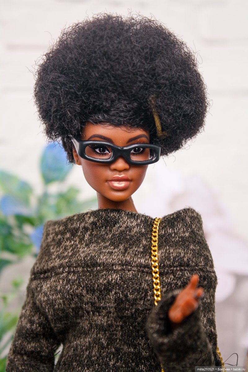 Ох уж это... сибирское лето!.. девочки утепляются