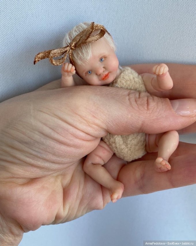 Малышка 8,5 см — Авторские миниатюрные куклы: лепка (фото 7)