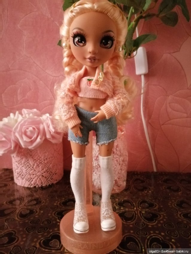 Rainbow High. Джорджия, сладкий персик (фото 5)