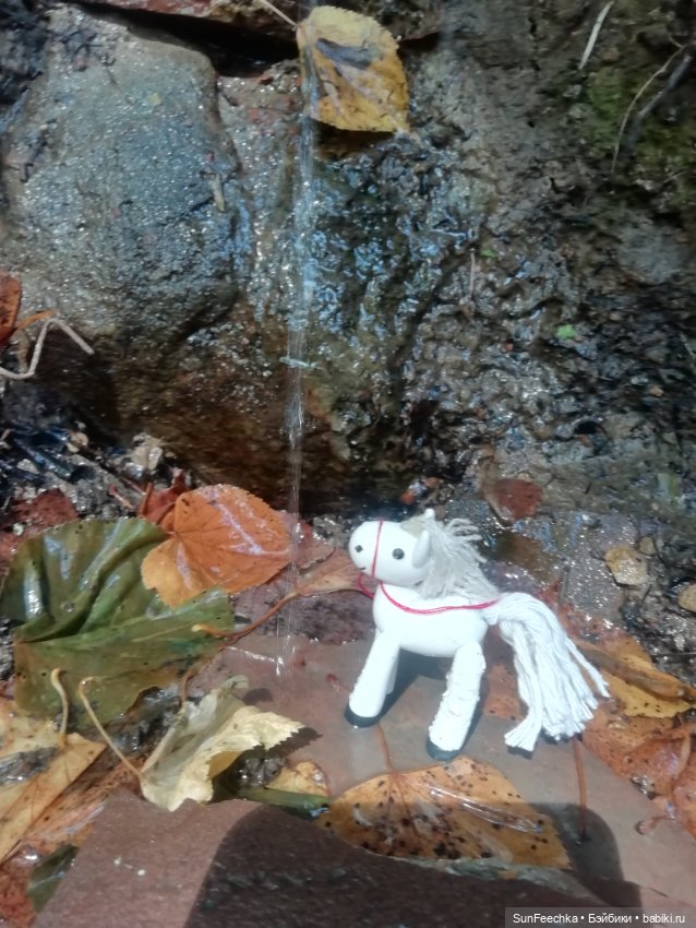 Маленькая белая лошадка (с блошки 🤫) (фото 2)