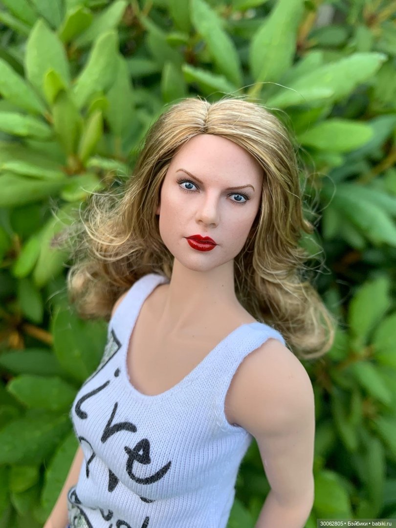 Портретная кукла Тейлор Свифт