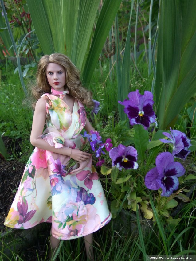 Портретная кукла Тейлор Свифт