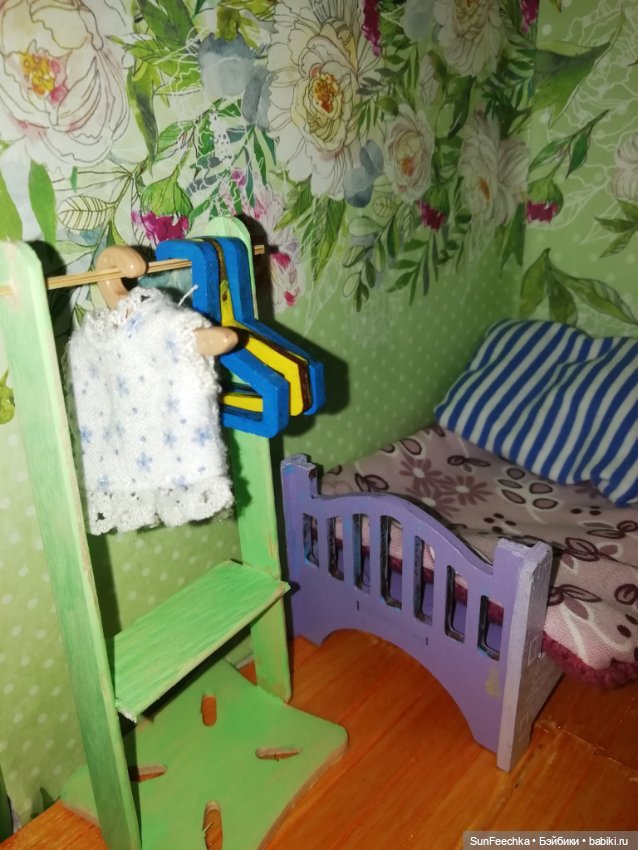 Кукольный дачный домик из коробок (фото 7)