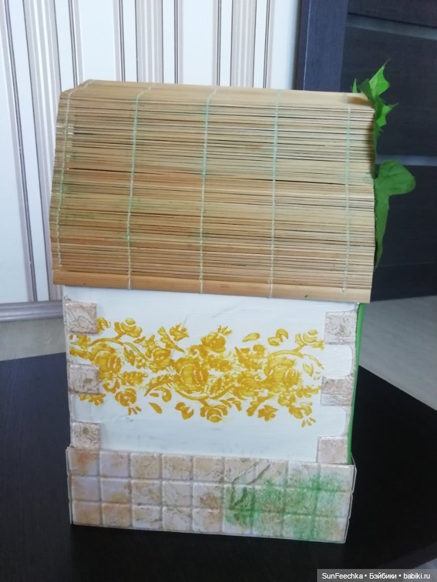 Кукольный дачный домик из коробок (фото 4)