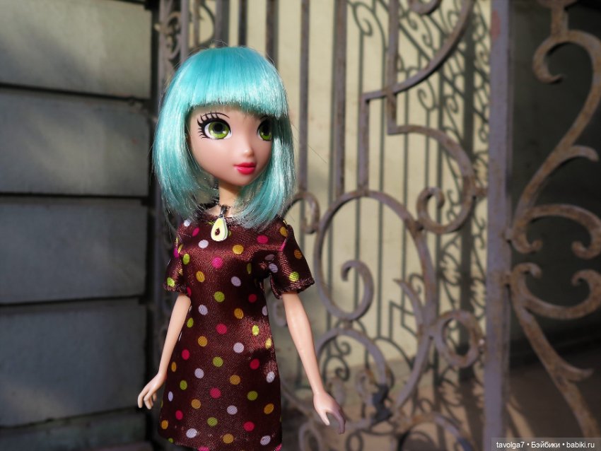 Василиса Ле Фрог в винтажном платье