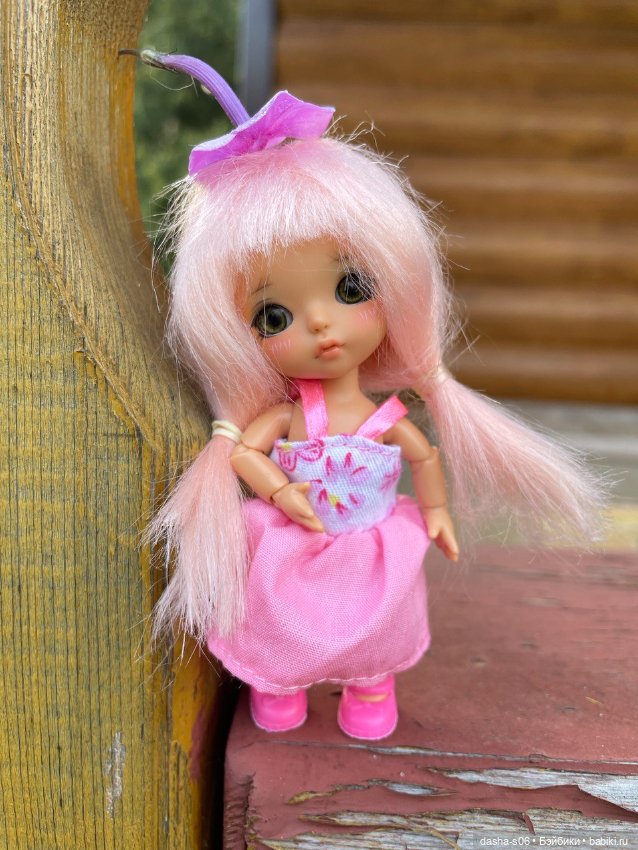 Любимая мелочь ВейВей выбралась на дачку