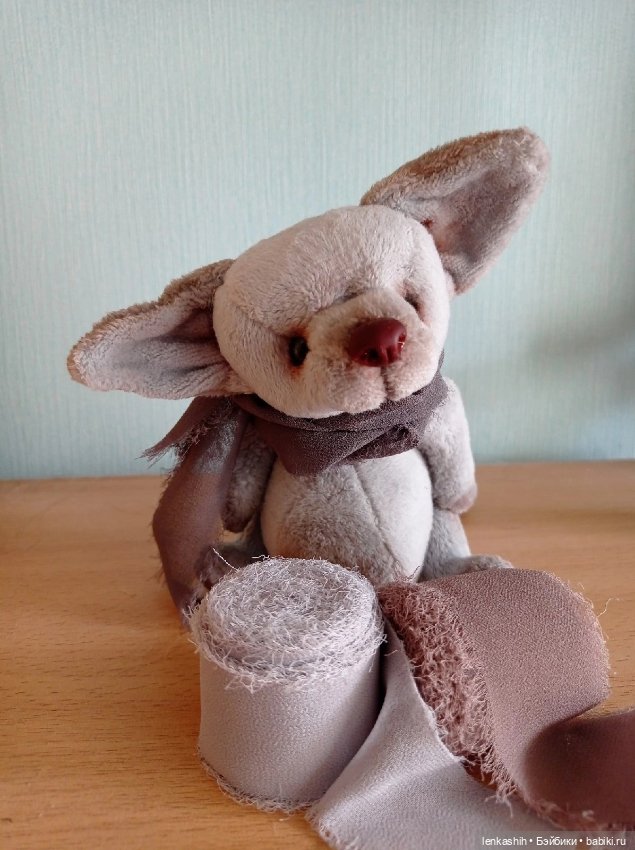 Ушастый любознательный Лисёнок