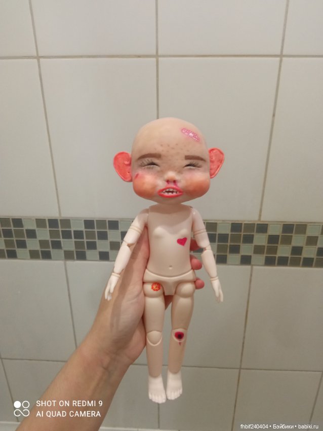 Ребёнок, бежал, бежал и упал. Надо жалеть