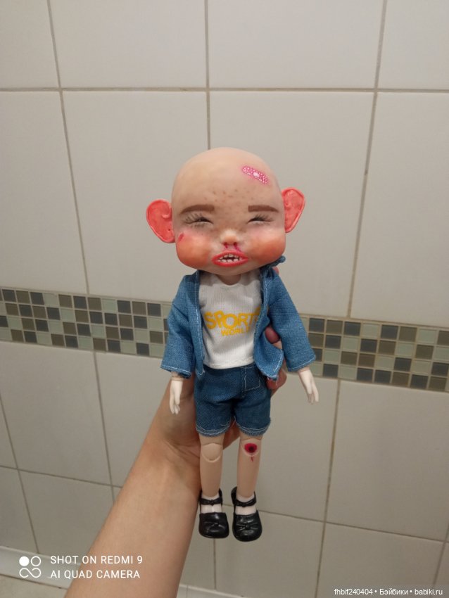 Ребёнок, бежал, бежал и упал. Надо жалеть