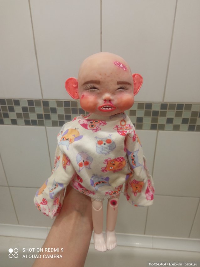 Ребёнок, бежал, бежал и упал. Надо жалеть