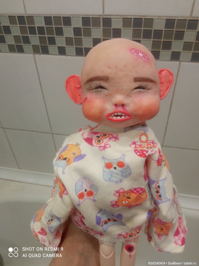 Ребёнок, бежал, бежал и упал. Надо жалеть