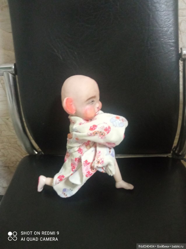 Ребёнок, бежал, бежал и упал. Надо жалеть