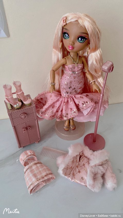 Фото обзор на куклу Rainbow High (фото 6)