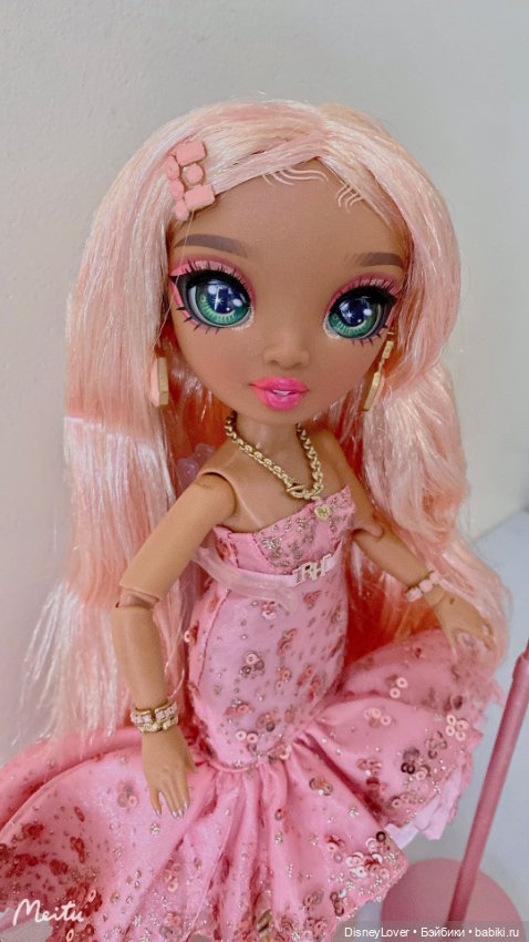 Фото обзор на куклу Rainbow High (фото 7)