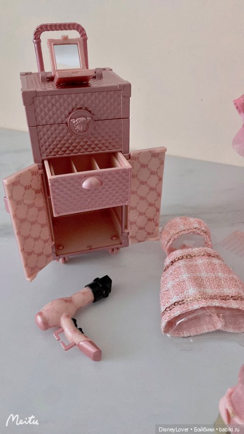 Фото обзор на куклу Rainbow High (фото 8)