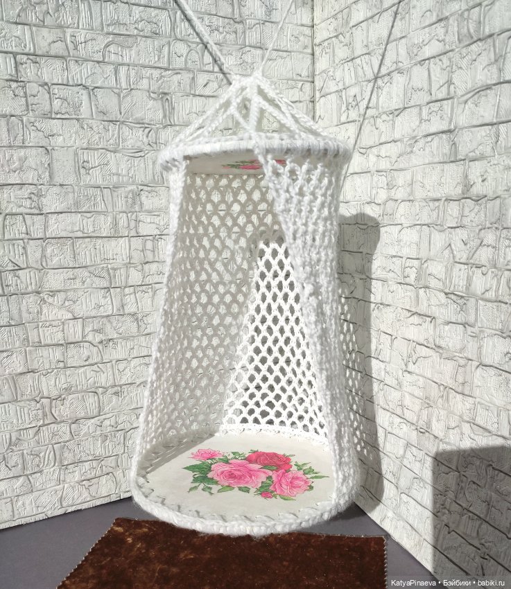 Новые девочки, новые качели