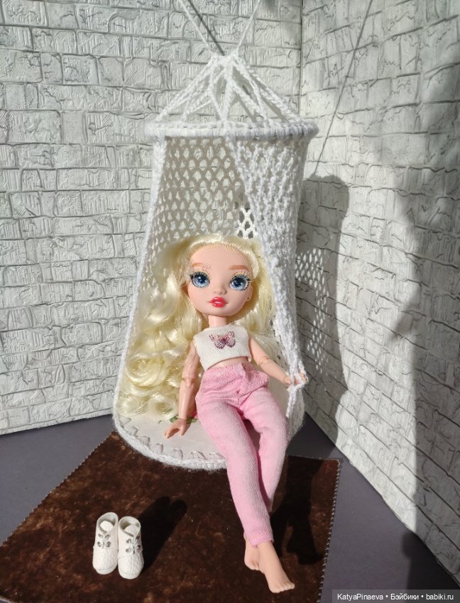 Новые девочки, новые качели (фото 2)