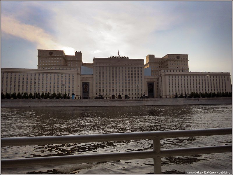 Гастрономический круиз по Москве на морской яхте “Palma де Сочи”