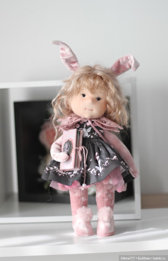 Бетти интерьерная зайка-кукла (фото 4)