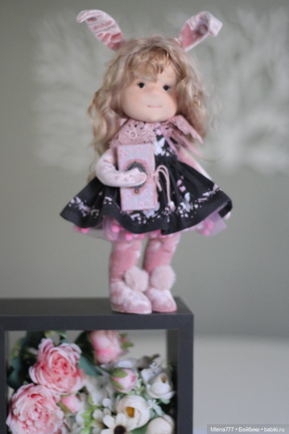 Бетти интерьерная зайка-кукла (фото 2)