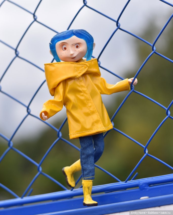 Коралина и дождик — Фигурки NECA (Нека): Коралина (фото 5)