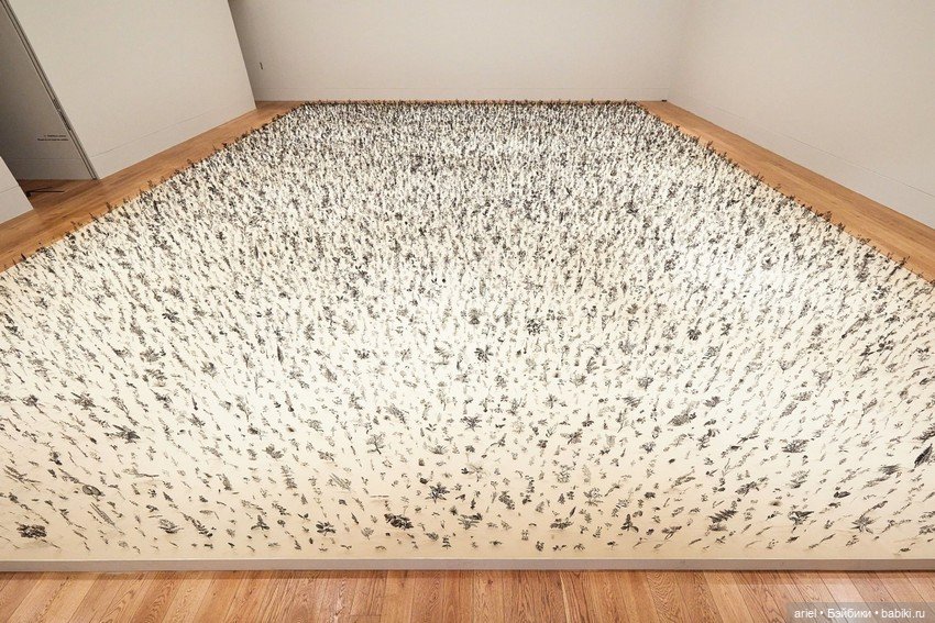 Жизнь и смерть сходятся в инсталляции «Чёрное поле» Цадок Бен-Давид (Zadok Ben-David) (фото 4)