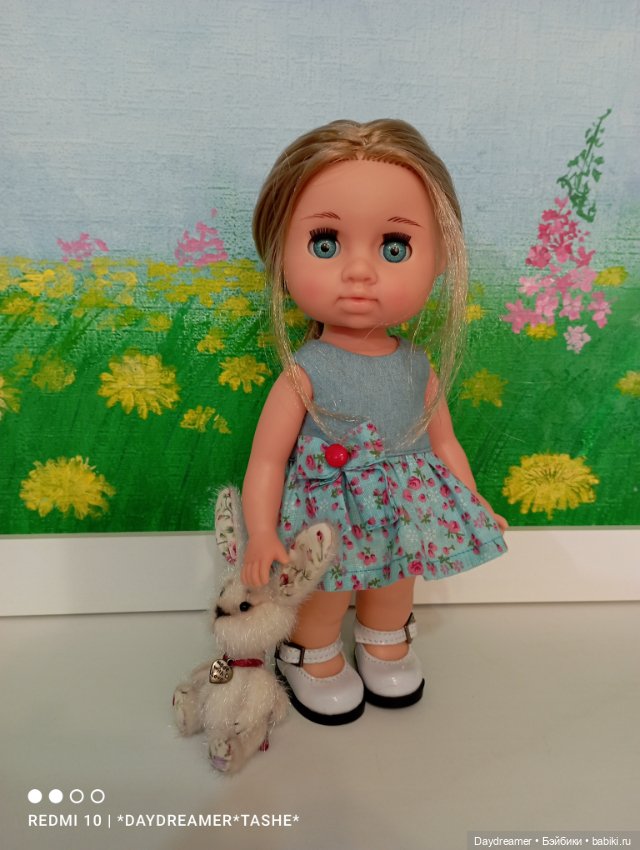 Малышка Сонечка немного подросла и остаётся дома