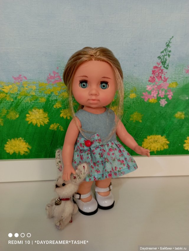 Малышка Сонечка немного подросла и остаётся дома